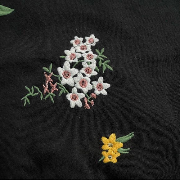 ZARA Kids Floral Embroidered Girls Size 9 Black Sweatshirt - Picture 5 of 8